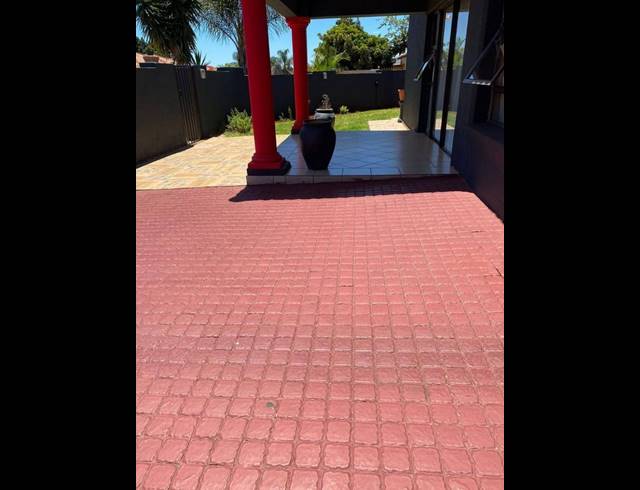 3 BEDROOM HOUSE FOR SALE IN THE ORCHARDS